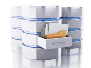 Datenbank mit geöffnetem Ordner