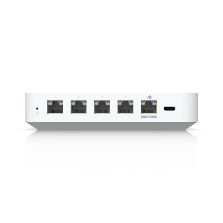 Netzwerkswitch mit fünf Ethernet-Ports, Rückansicht.